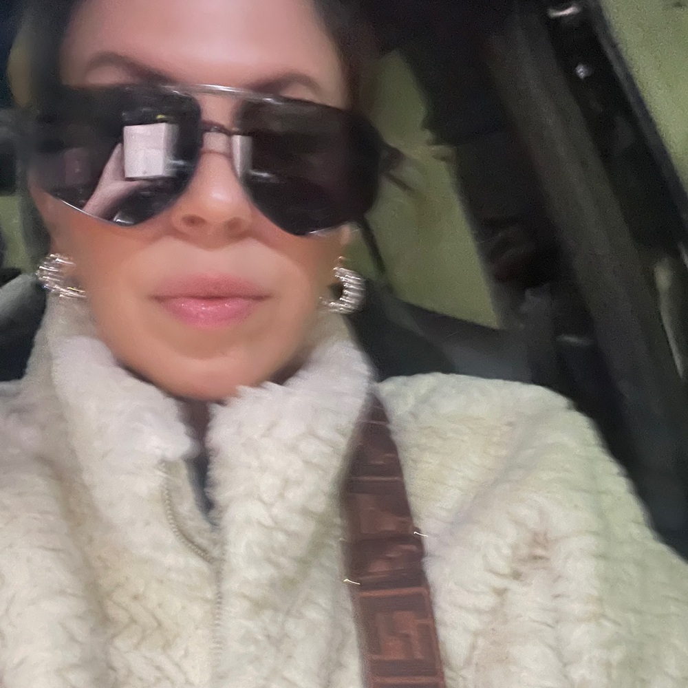 DEZI Dark Aviator Sunglasses in 6ft